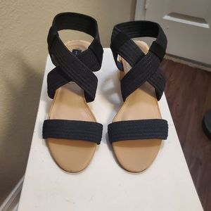 STEVEN by Steve Madden release strech city sandals